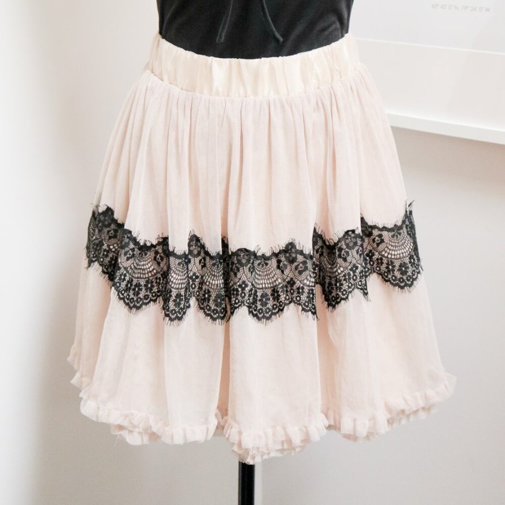 Beige & Black Lace Layered Skirt 🦇 OCHIRLY